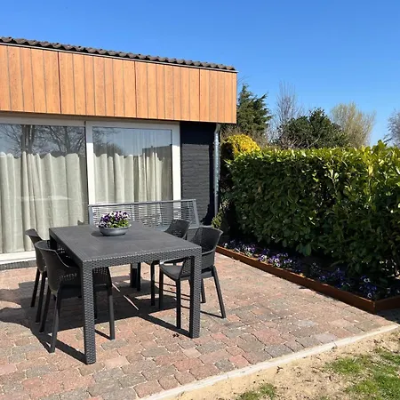 Holiday home Het Vogelhuisje Egmond aan den Hoef