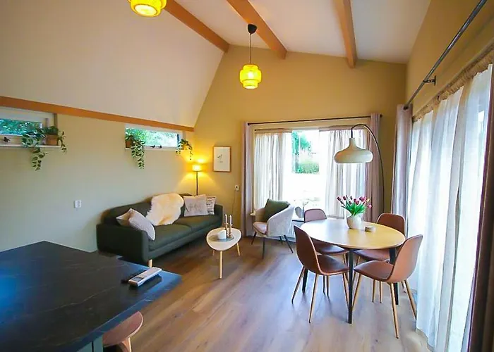 Semesterbostad Het Vogelhuisje *